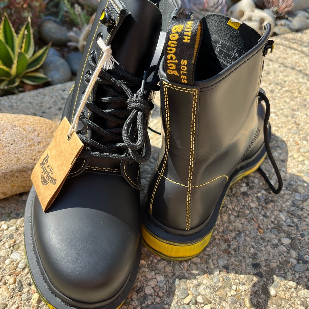 Dr. Martens Smooth Black Leather 1460 Marbled Sole Boots - Picture 4 of 16